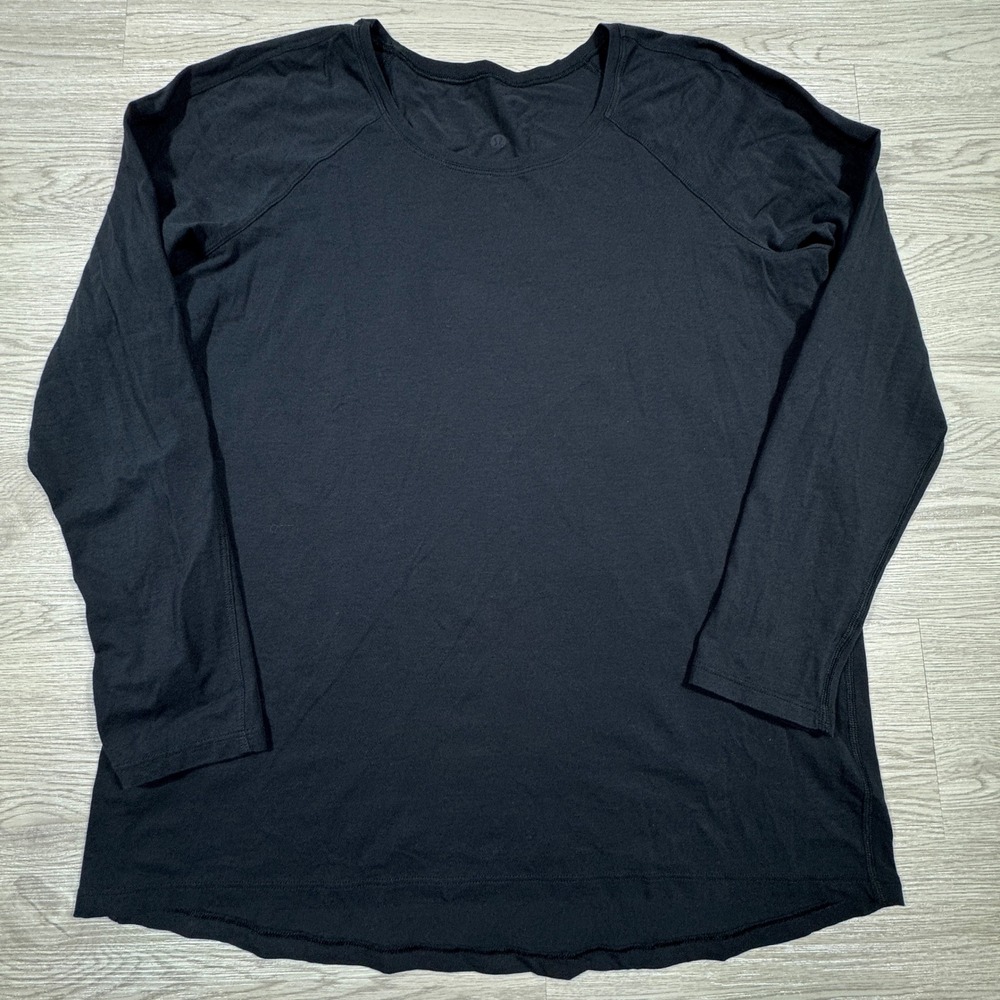 Lululemon Women's Long‎ Sleeve Shirt Raglan Crew Neck Black Minimalist